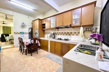 Seksyen 11, Kota Damansara