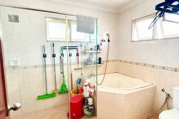 Perdana Lakeview East