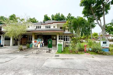 Perdana Lakeview East