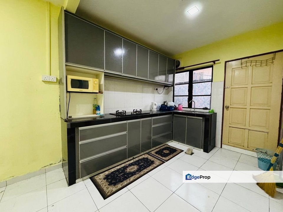 INTERMEDIATE Double Storey Kg Melayu Subang Shah Alam , Selangor, Subang