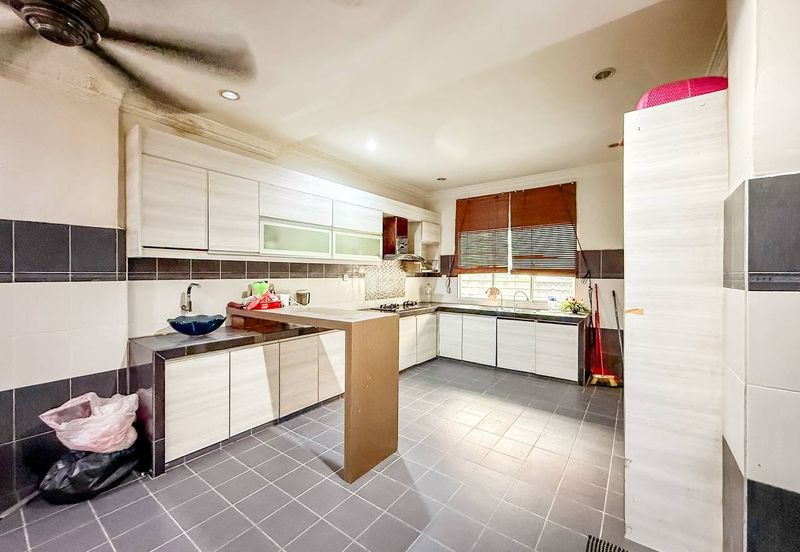 Jalan Spektrum U16 @ Taman Bukit Subang