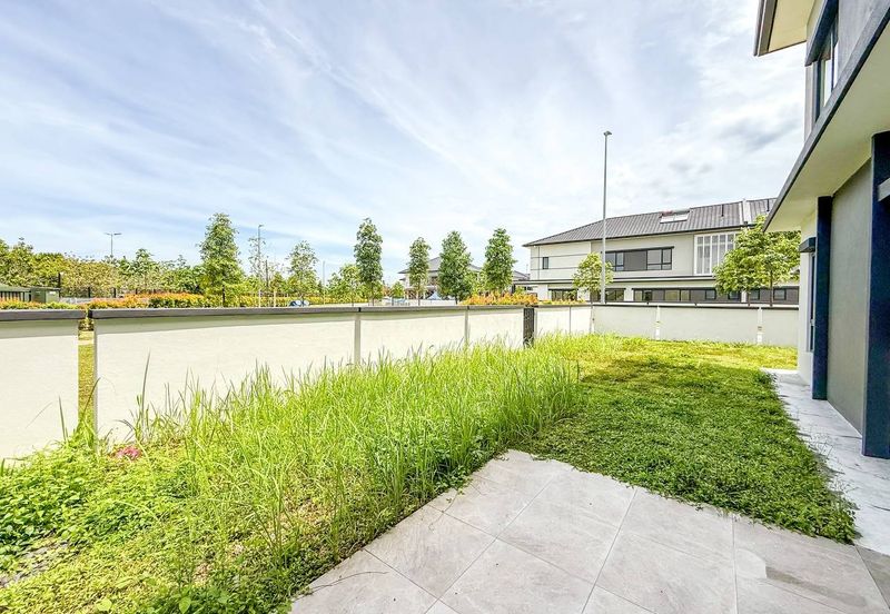 Freesia Residences @ Tropicana Aman