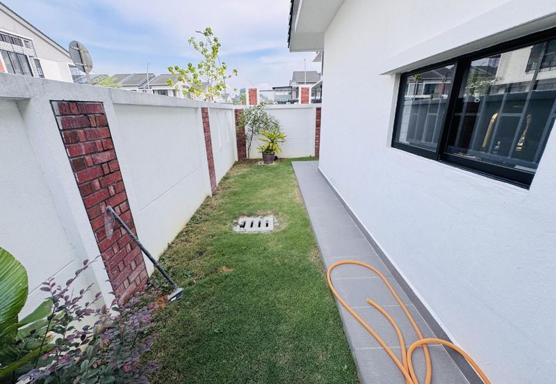 Elmina Green Three @ City of Elmina