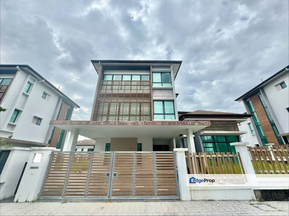 3 Storey Amber Bungalow Jalan Nova U5/95 Laman Permai Subang Bestari, Selangor, Subang Bestari