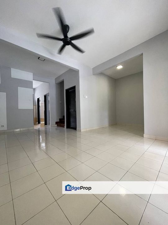 FACING OPEN Double Storey Terrace Taman Ixora Salak Tinggi Sepang , Selangor, Sepang