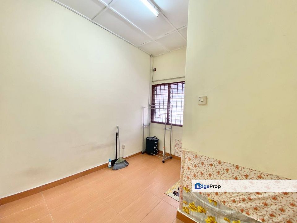 INTERMEDIATE Double Storey Terrace Sri Damak Taman Sri Andalas Klang, Selangor, Klang