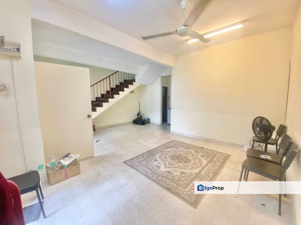 INTERMEDIATE Double Storey Terrace Sri Damak Taman Sri Andalas Klang, Selangor, Klang