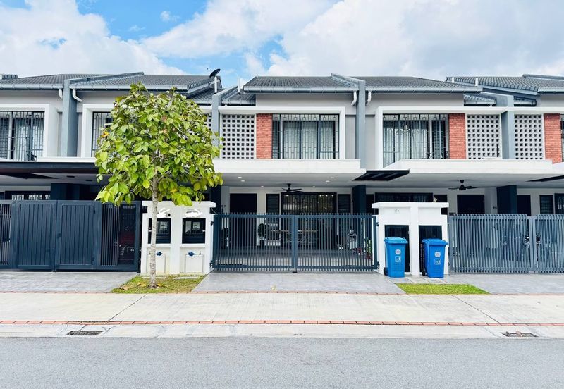 Elmina Green Three @ City of Elmina