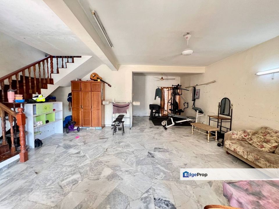 INTERMEDIATE Double Storey Terrace House Taman Tadisma Seksyen 13 Shah Alan, Selangor, Shah Alam