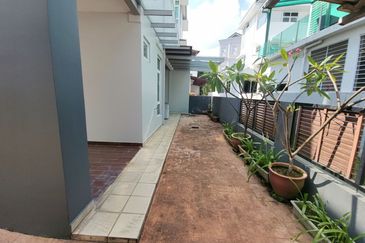 [FOR SALE] 3 Storey Bungalow Usj Height Subang Jaya