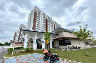 De Bayu Apartment @ Setia Alam