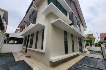 Lukisan @ Alam Impian