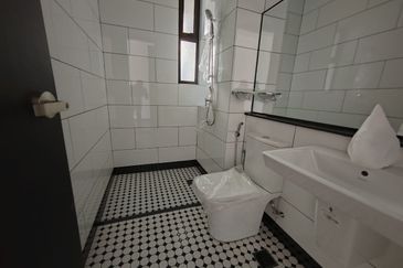 Hevea Elmina Gardens