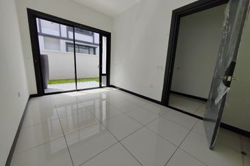 Hevea Elmina Gardens