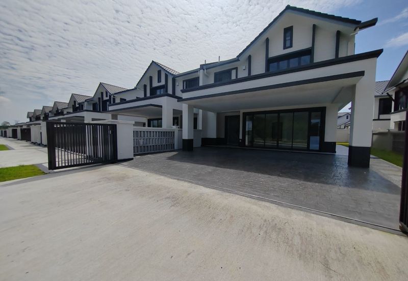 Hevea Elmina Gardens