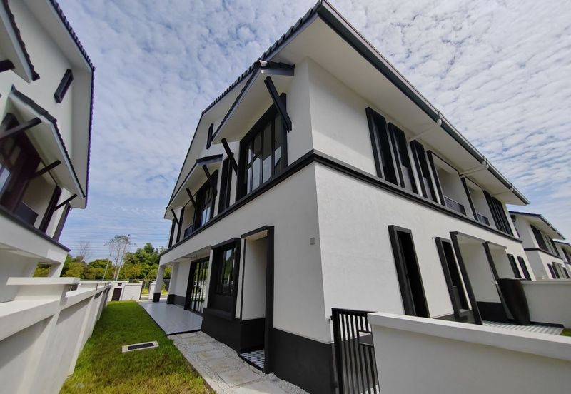 Hevea Elmina Gardens