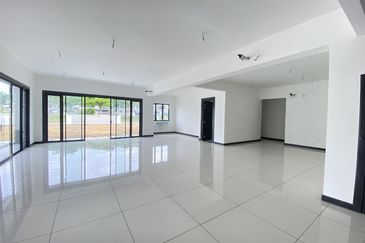 Hevea Elmina Gardens