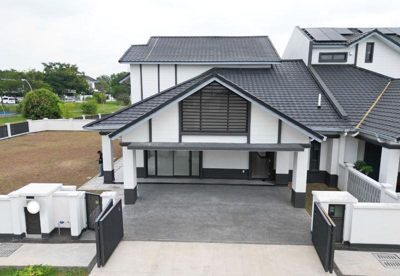 Hevea Elmina Gardens