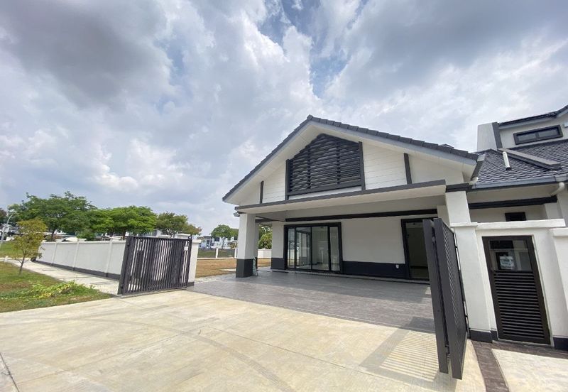 Hevea Elmina Gardens