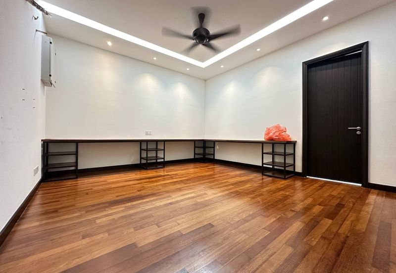 Duta Villa, Setia Alam