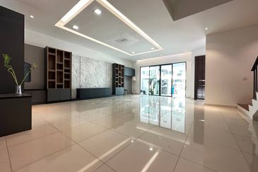 Duta Villa, Setia Alam