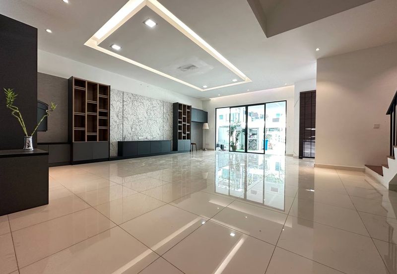 Duta Villa, Setia Alam