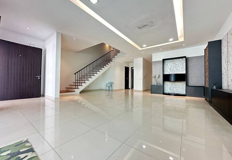 Duta Villa, Setia Alam