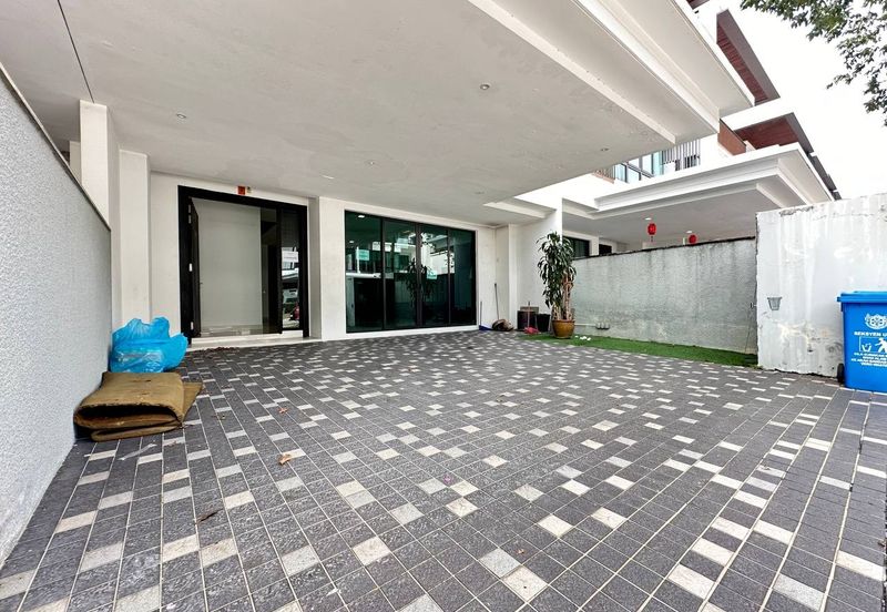 Duta Villa, Setia Alam