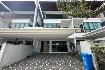 Duta Villa, Setia Alam