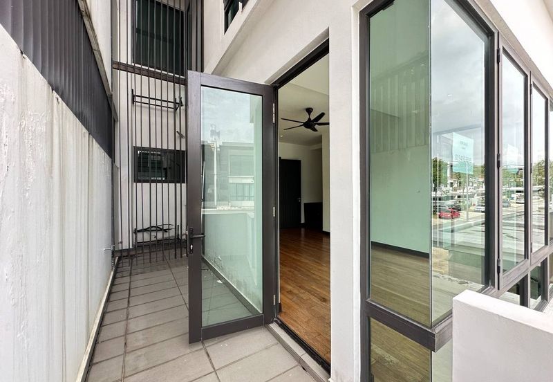 Duta Villa, Setia Alam