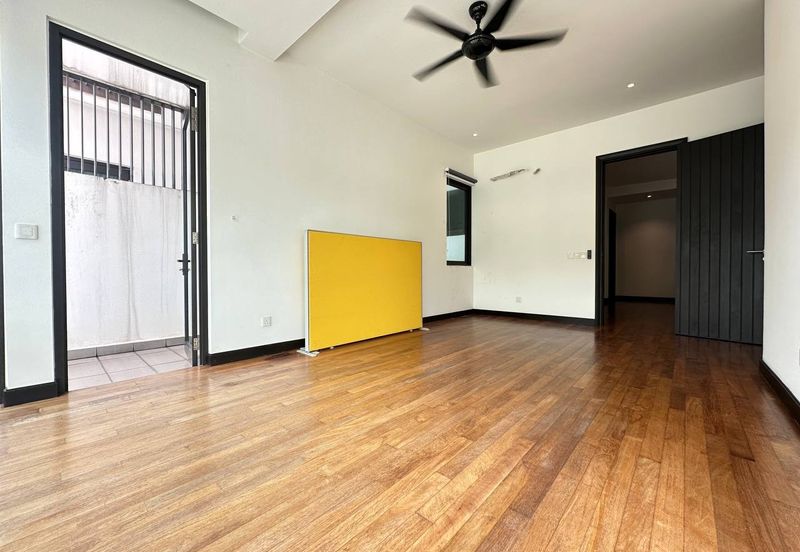 Duta Villa, Setia Alam