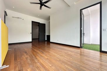 Duta Villa, Setia Alam