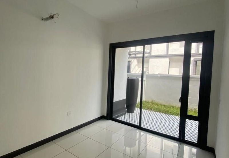 Hevea Elmina Gardens