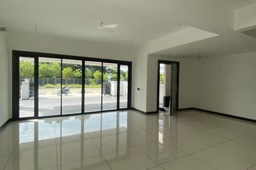 Hevea Elmina Gardens