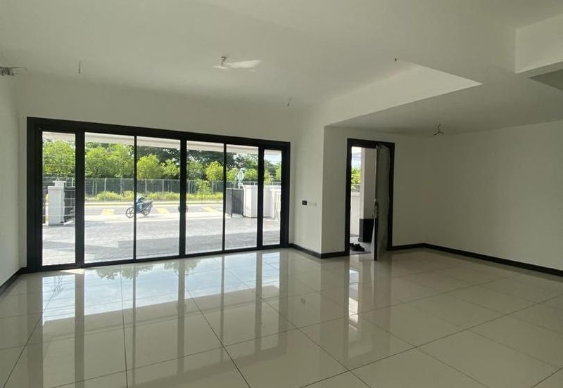 Hevea Elmina Gardens