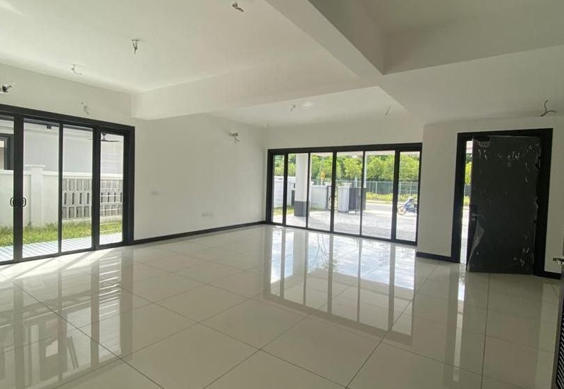 Hevea Elmina Gardens