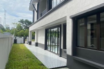 Hevea Elmina Gardens