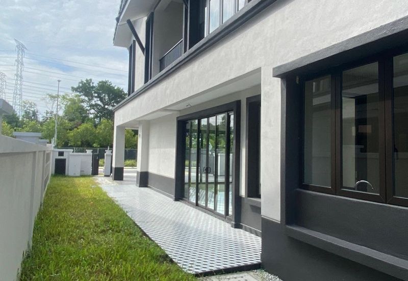 Hevea Elmina Gardens