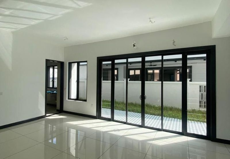 Hevea Elmina Gardens