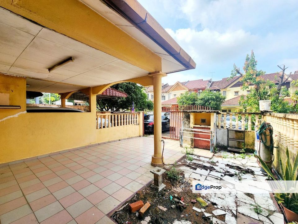 [FOR SALE] Double Storey Terrace Jalan Ferum Seksyen 7 Shah Alam, Selangor, Shah Alam