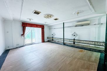 Taman Lembah Keramat AU5