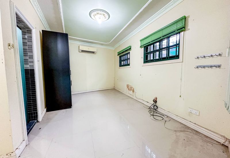 Taman Lembah Keramat AU5