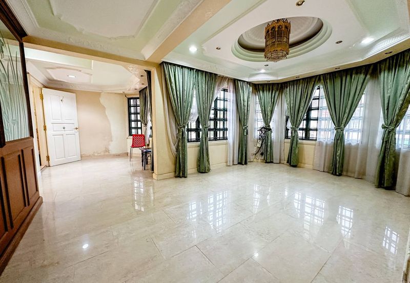 Taman Lembah Keramat AU5