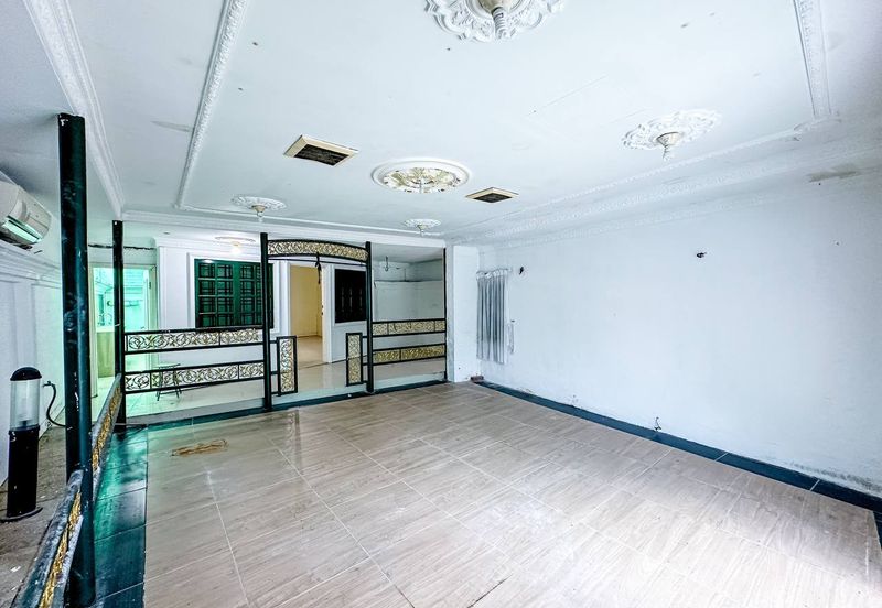 Taman Lembah Keramat AU5