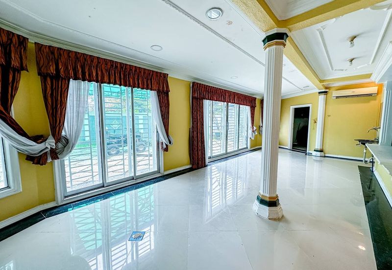 Taman Lembah Keramat AU5