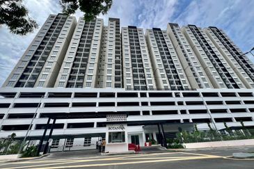 BotaniQa Residence