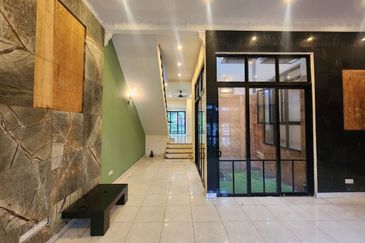 [INTERMEDIATED] Double Storey Superlinked House Jalan Birai Bukit Jelutong Shah Alam