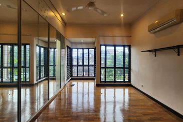 [INTERMEDIATED] Double Storey Superlinked House Jalan Birai Bukit Jelutong Shah Alam