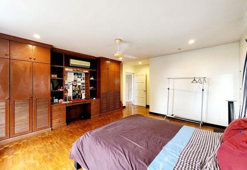 KGSAAS Golf Club, Seksyen 13