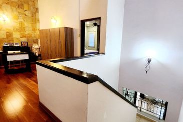 [FULLY EXTENDED] Double Storey Terrace Jalan Adang Bukit Jelutong Shah Alam